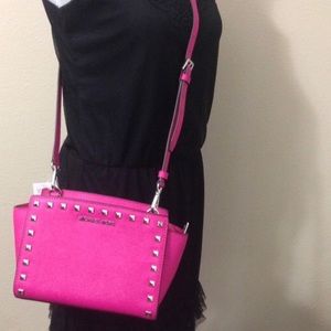 Michael Kors Fuchsia Selma Stud medium Crossbody